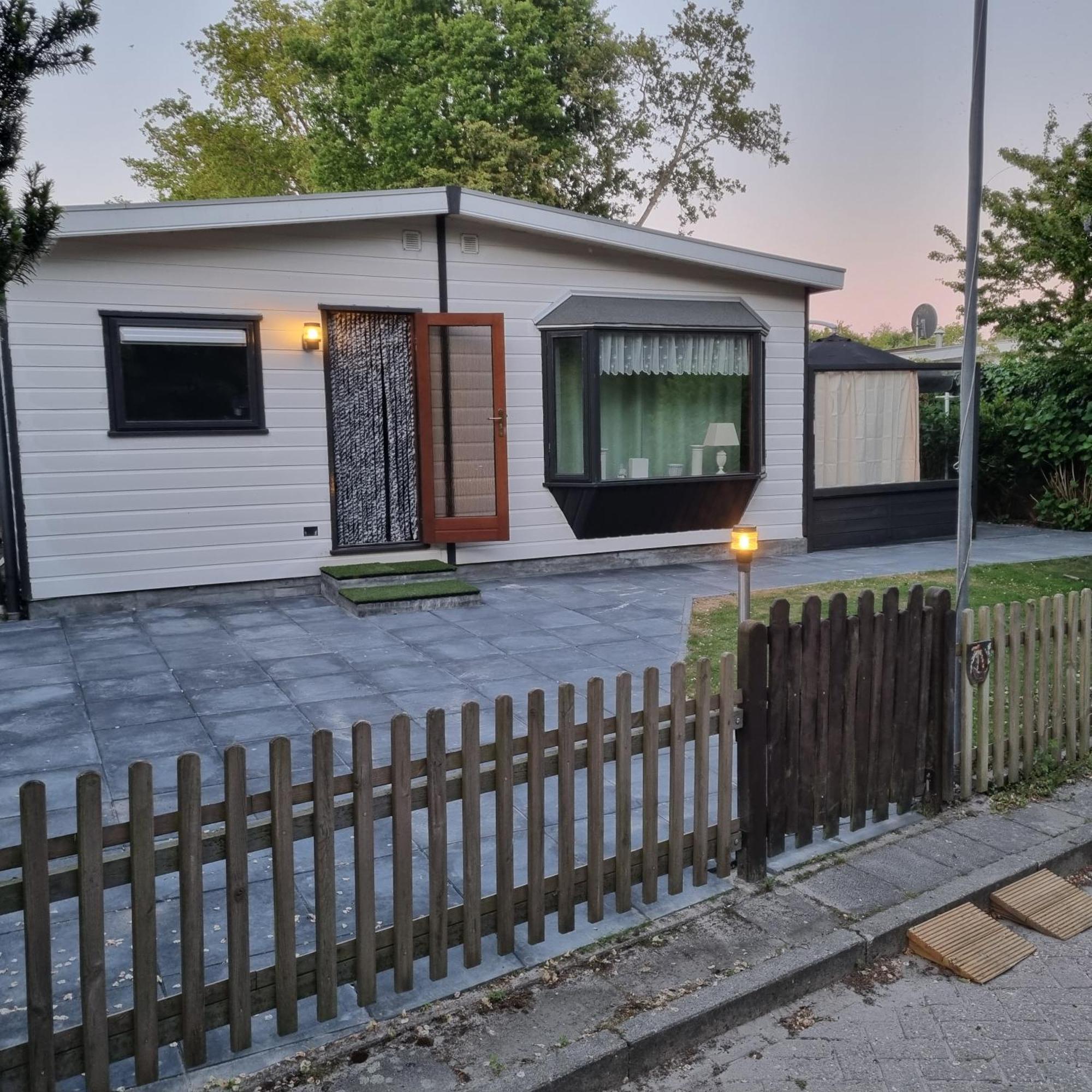 Ferienwohnung Direkt Am Strand In Makkum Exterior photo